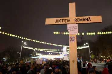 Elakadt az igazságügyi reform Romániában, miután a legfelsőbb bíróság leállította a Bolojan-bizottságot