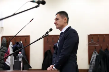 Összeveszett a zuglói parkolási ügy tárgyalásán Horváth Csaba a Nagymesterrel azon, milyen kapcsolatban vannak egymással