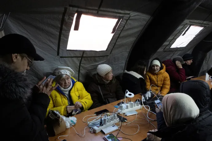 Az orosz támadások miatt ismét tömegek maradtak fűtés és áram nélkül Kijevben, mínusz tíz fokban