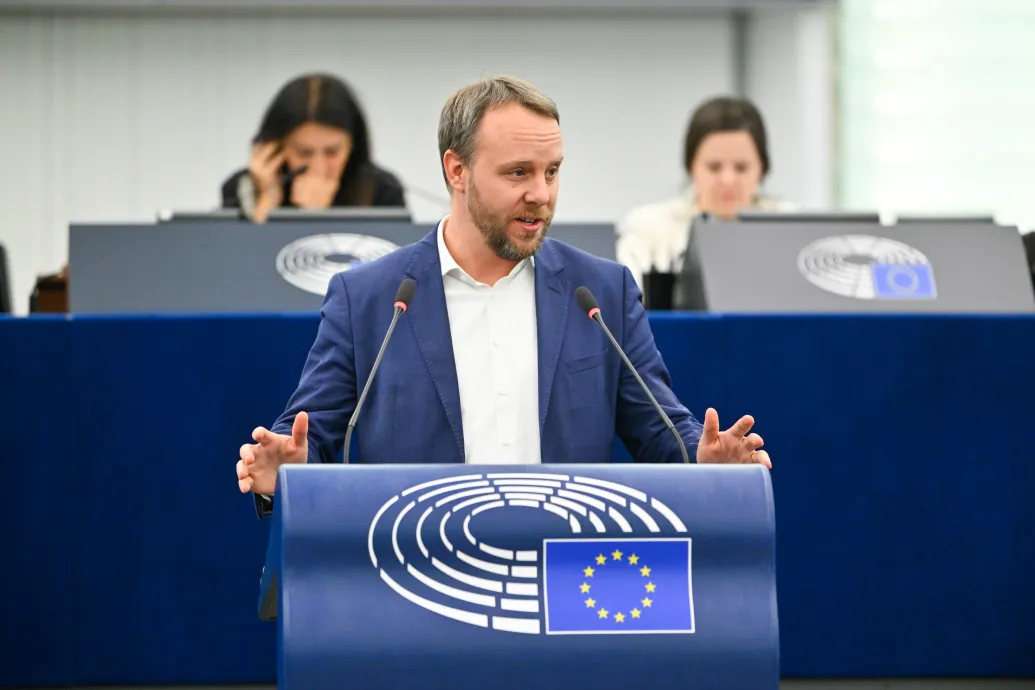 Abszurd, őrült, paradox – a magyar kormány 6700 milliárdos uniós hiteltervéről vitáztak az EP-ben