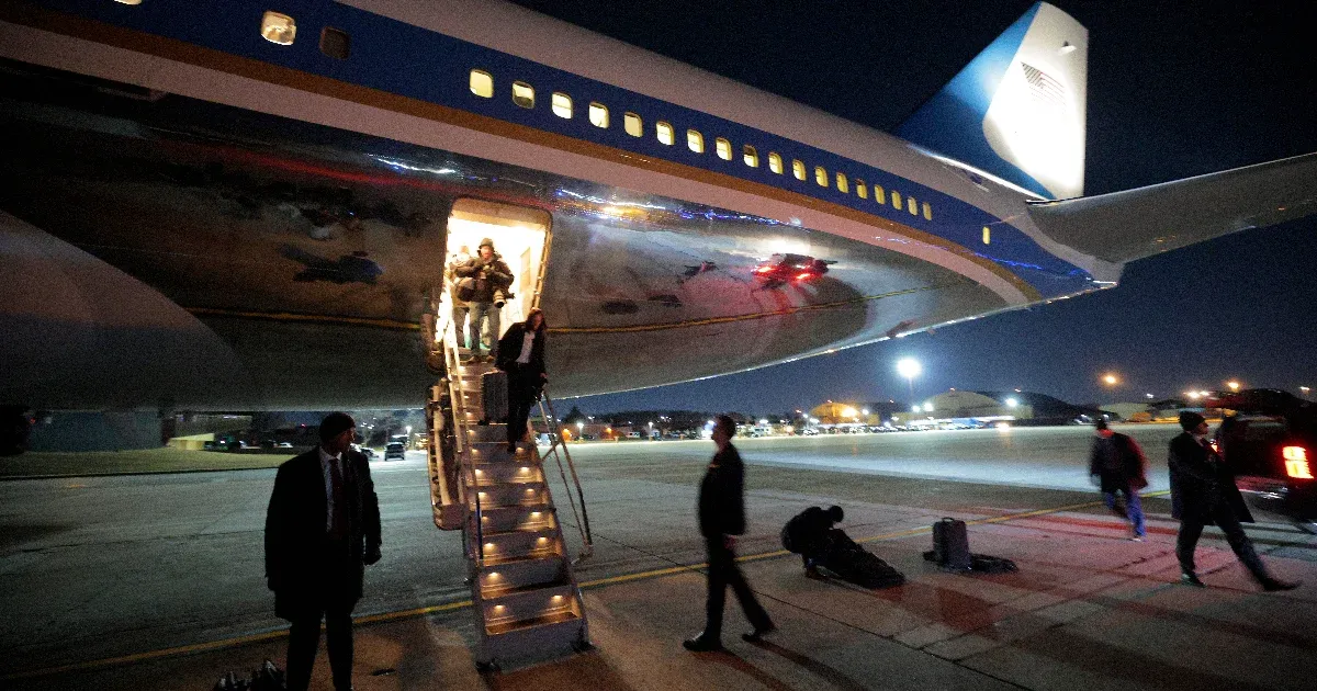 Meghibásodott az Air Force One gépe, Trumpnak vissza kellett fordulnia a davosi útjáról