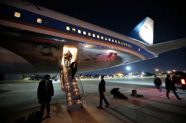 Meghibásodott az Air Force One, Trumpnak vissza kellett fordulnia a davosi útjáról
