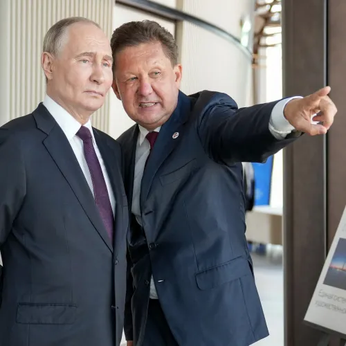 Lázár János szerint Putyin 30 százalékos kedvezménnyel ad olajat és gázt Magyarországnak – igaz ez?