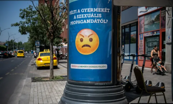 A Hungarian government poster encouraging people to fill out the national consultation form in Budapest on July 7, 2021 – Photo: János Bődey / Telex