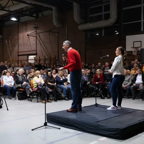 Németh Szilárdnak sok elnézhetetlen ügye volt Csepelen, úgyhogy köszönjük, viszlát, nyolc éve kellett volna menni Kép