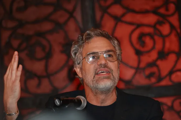 Mark Ruffalo, Brian Eno és még 400 milliomos kéri, adóztassák szét a szupergazdagokat