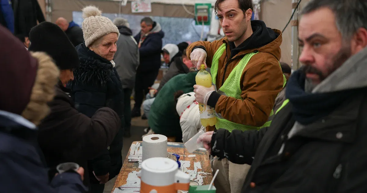 Sokszor nem tudtuk eldönteni valakiről, hogy adományt hozott, vagy melegedni jött
