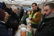 Sokszor nem tudtuk eldönteni valakiről, hogy adományt hozott, vagy melegedni jött