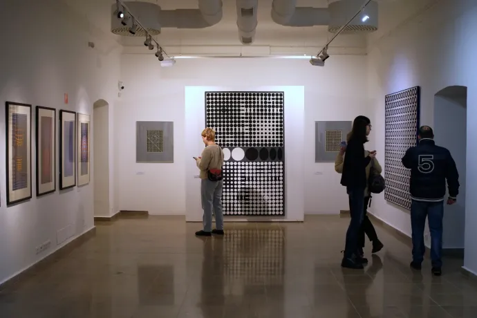 Ritkán látható alkotásokkal és rengeteg programmal kezdődött a jubileumi Vasarely-évad Pécsen