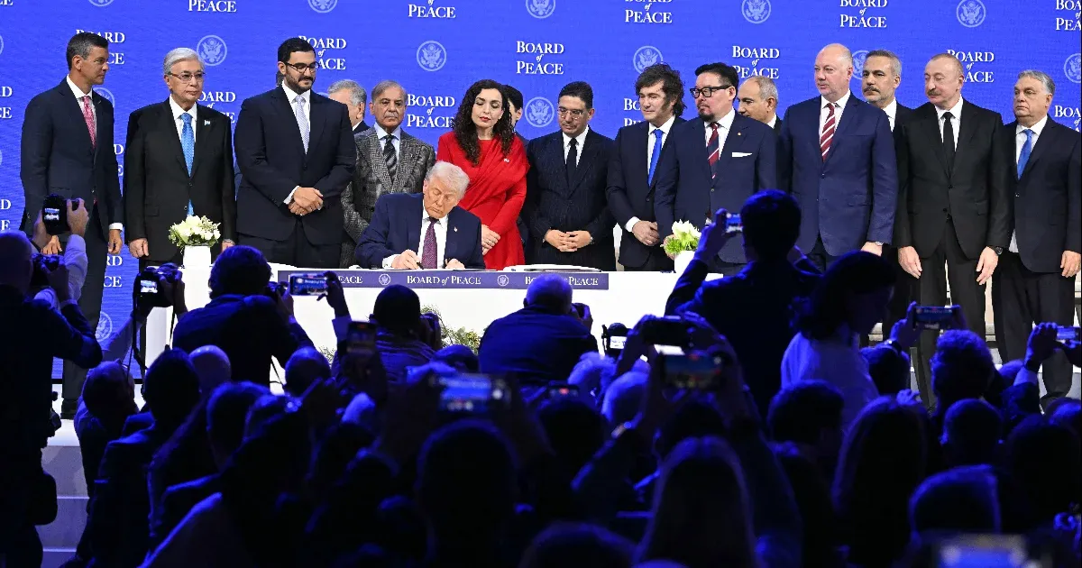 Megalakult Trump Béketanácsa, Orbán is aláírta Davosban az alapító okiratot