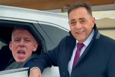 Százhatan harcolnak Orbán digitális honfoglalásában, ahol Pócs János a verhetetlen példakép