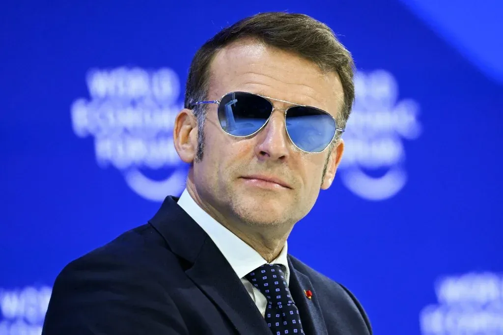 Nagyot megy a tőzsdén a cég, amelyik Macron napszemüvegét gyártja