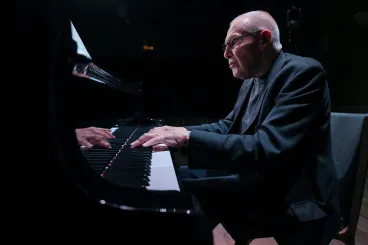 Ha Kurtág örömei és démonai között ismerősre találsz, már nem vagy egyedül, soha többé