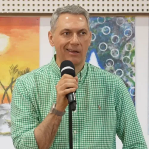 Lázár szerint ha migránsok nincsenek, és valakinek takarítania kell az Intercityn a mosdót, akkor fel kell tárni a belső tartalékokat, ez pedig a cigányságot jelenti Kép