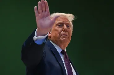 Trump most beperli a legnagyobb amerikai bankot is