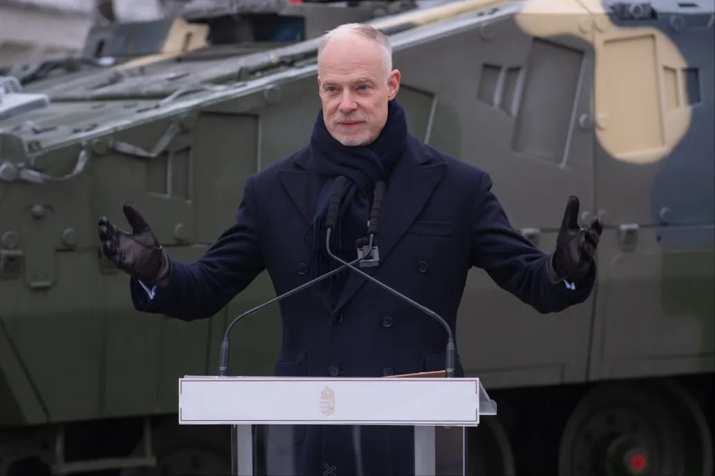 Megtiltották a tartalékos katonáknak, hogy szolgálat közben politizáljanak