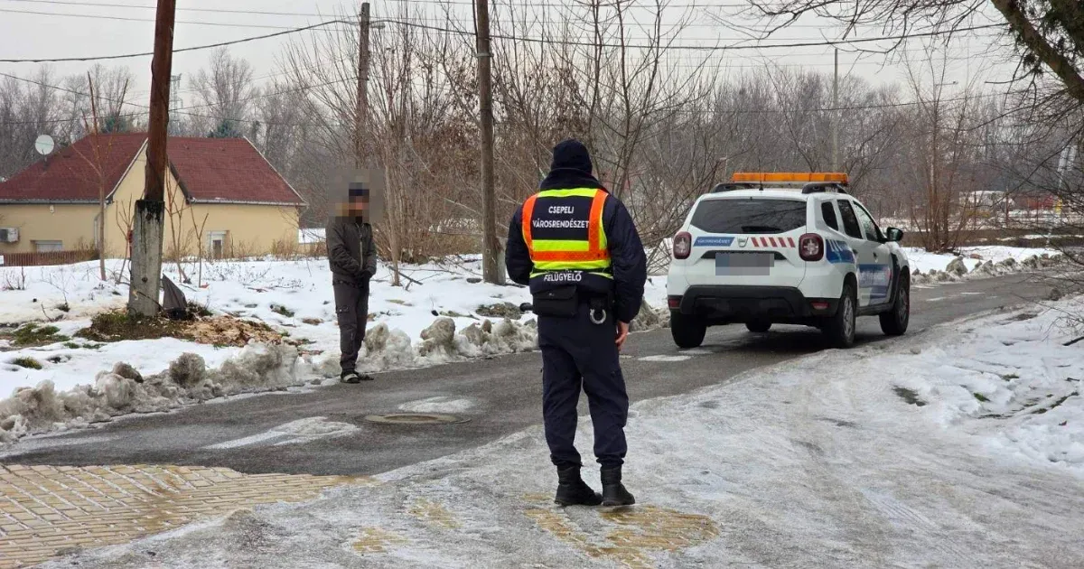 Emberi ürülékkel teli vödröket vittek az utca végébe Csepelen