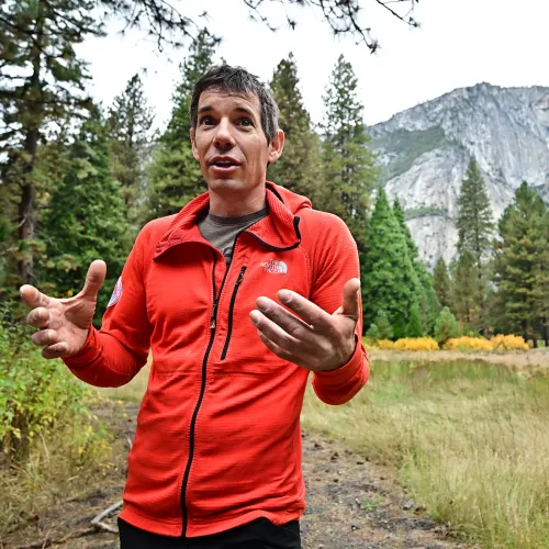 A Netflix is adni fogja, ahogy egy hegymászó kötél és minden más nélkül megmászik egy felhőkarcolót