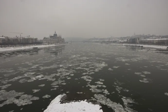 Jégzajlás a Dunán január 13-án – Fotó: Hevesi-Szabó Lujza / Telex