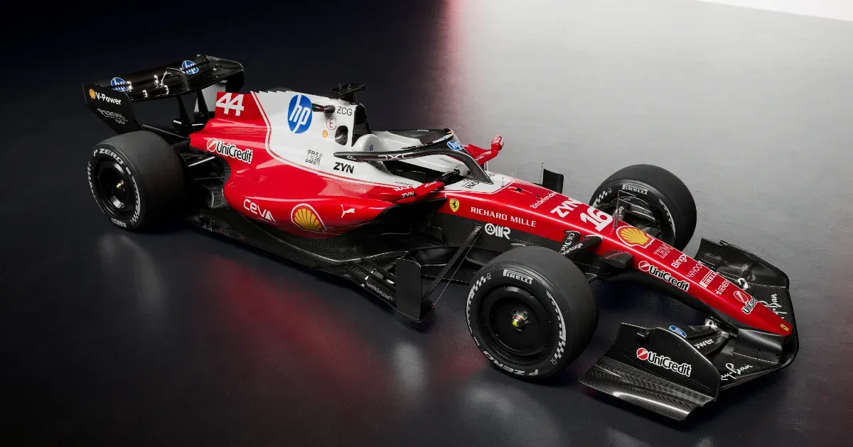 Forma–1: piros-fehér lesz a Ferrari 2026-os versenyautója