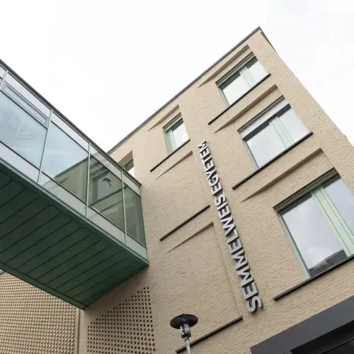 Semmelweis University among the world's best medical universities
