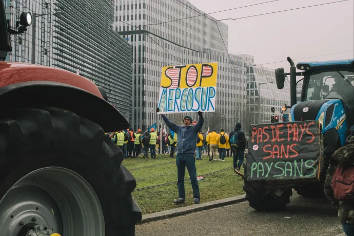 Fact-check: csak fizetett aktivisták voltak a strasbourgi gazdatüntetésen vagy fideszes képviselők is?