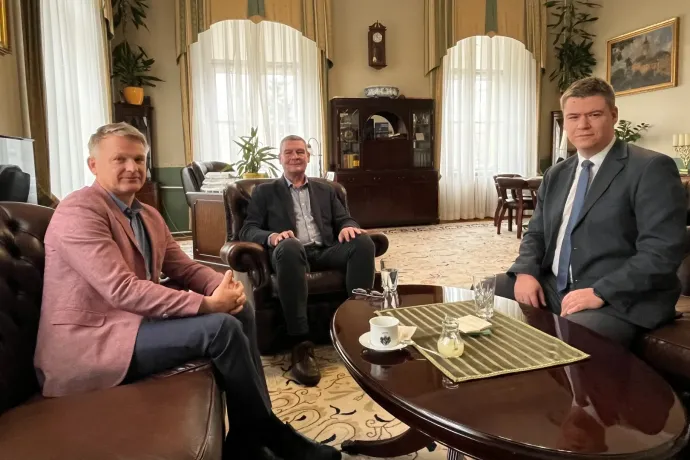 A Tisza jelöltjei most a polgármestereket turnézzák végig, de a találkozásokat nem minden településvezető meri felvállalni