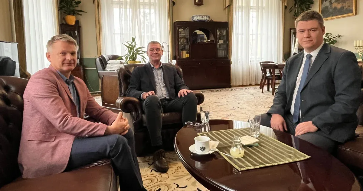 A Tisza jelöltjei most a polgármestereket turnézzák végig, de a találkozásokat nem minden településvezető meri felvállalni