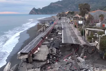 Videón a döbbenetes pusztítás, egymilliárd eurónyi kárt okozott a Harry ciklon Szicíliában