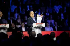 Orbán Viktort az ukrán fenyegetésről kérdezték, ő a vak lovát áruló cigányról kezdett beszélni