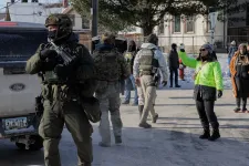 Őrizetbe vettek egy kétéves kislányt az apjával Minneapolisban, majd Texasba vitték