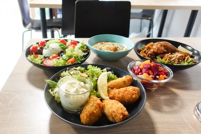 Az ország legmenőbb menzája megmutatja, hogy az együtt evés nyitottabbá tesz