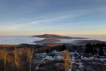 Remek állapotú otthonok tavacskával az ország legszebb vidékén, egy olcsóbb panel áráért