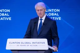Bill Clinton szerint történelmi pillanatot jelentenek a minneapolisi események