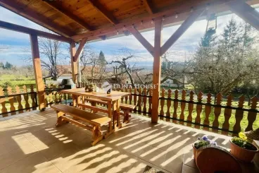 Néha elbújnál ott, ahol az erdő nem díszlet, hanem mindennapi háttér?