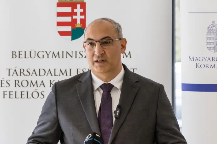 A roma kapcsolatokért felelős államtitkár szerint nem neki kellett megszólalnia Lázár intercitys mondataival kapcsolatban