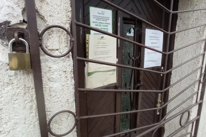 Vádat emeltek a győrsövényházi kisposta ügyfeleit megkárosító vezető ellen