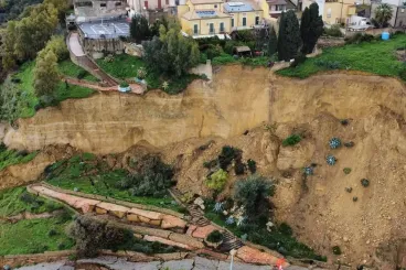 Óriási földcsuszamlás volt a szicíliai Niscemi településen, ezer embert kellett evakuálni