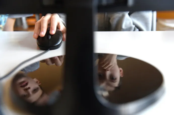 Új tárgy a tanév közepén: itt az MI-óra a szakképzésben