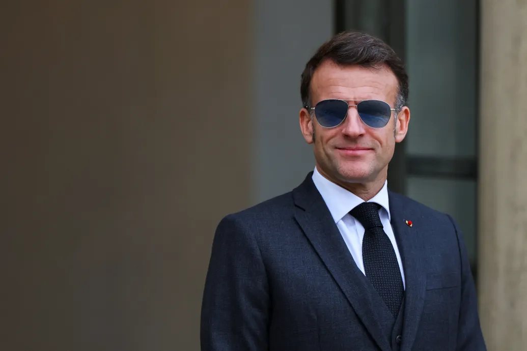 Franciaország is betiltaná a gyerekek közösségi média használatát