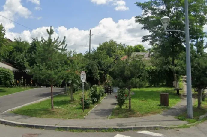 Civil egyesület állított legionárius emlékhelyet egy közterületen, amit a polgármester ingyen adott nekik