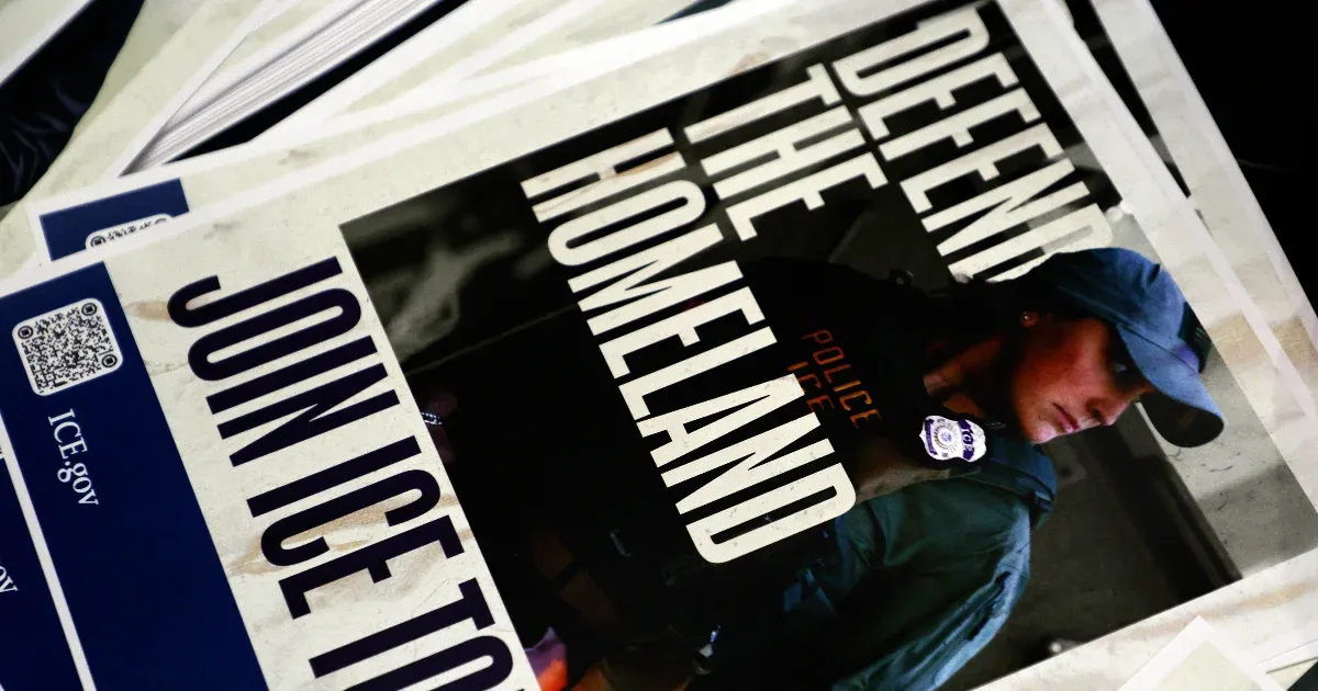 Az ICE náci könyvet is bevet a toborzókampányában, egy Trump-párti milícia jelezte is, hogy vette az üzenetet