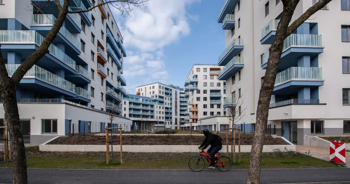 180 milliárd forintot költ a kormány a közalkalmazottak otthontámogatására, a határidőt is kitolták