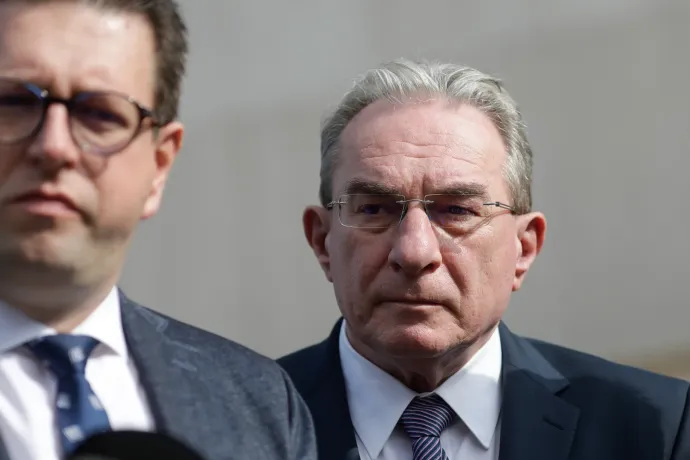 Brüsszel: az AUR EP-képviselője állt ki az RMDSZ-es Vincze és Winkler mellett, akik egy oldalon találták magukat a Tiszával