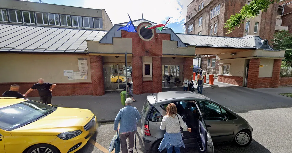 Más osztályokra visznek át betegeket a Bajcsy kórházban, egy teljes emelet sötéten és üresen áll