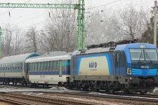 Az ÉKM szerint azért rakott össze ötfajta kocsiból vonathibridet a MÁV, mert úgy olcsóbb rajta utazni