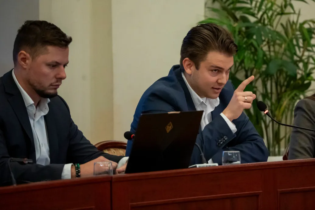 Vitézy: A Fidesz cirkusz helyett a hidak bekamerázásával törődjön. Fidesz: A háború után nem lesznek hidak!