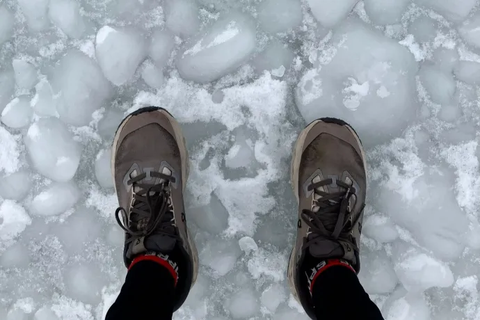 „Olyan volt, mint egy átlagos futás” – mondta a futó, aki átfutotta a befagyott Balatont