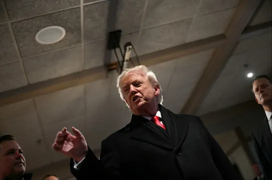 Trump az amerikai támogatások visszavonásával fenyegeti Irakot, ha újra Malikit választják miniszterelnöknek