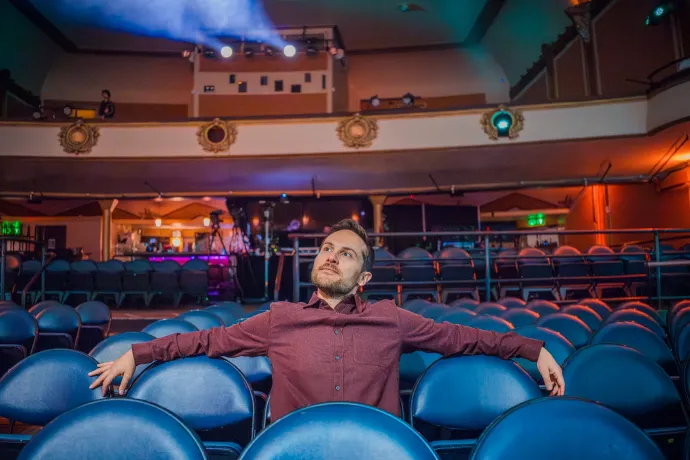 Egyszerűen csak vicces voltam, és húsz év alatt valahogy összejött a siker